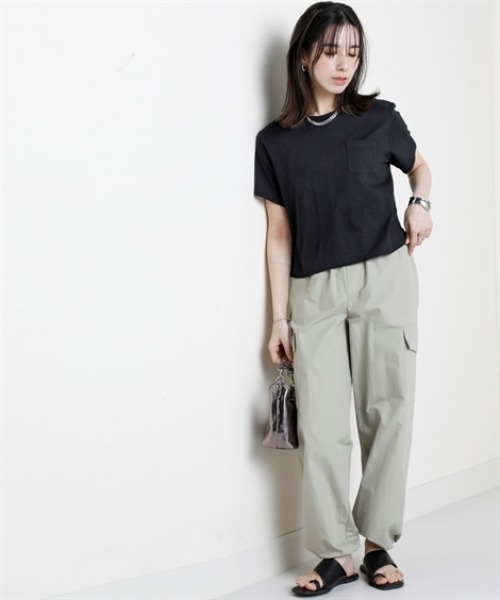 nissen(ニッセン)の「綿100%汗染みしにくいクロップド丈Tシャツ<大きいサイズ有>(Tシャツ/カットソー・レディース・ブラック/ネイビー/グレー系/杢グレー/オフホワイト・L/M/S/3L/LL)」の15枚目の写真