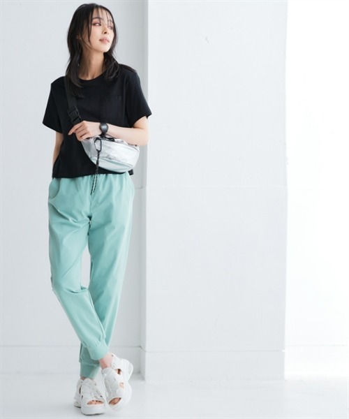 nissen(ニッセン)の「綿100%汗染みしにくいクロップド丈Tシャツ<大きいサイズ有>(Tシャツ/カットソー・レディース・ブラック/ネイビー/グレー系/杢グレー/オフホワイト・L/M/S/3L/LL)」の21枚目の写真