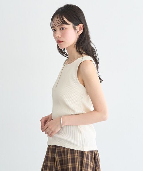 earth music&ecology（アースミュージックアンドエコロジー）の「ピコミシンヘンリーネックタンクトップ（タンクトップ・レディース・ブラック/アイボリー/ブラウン・M/S）」の20枚目の写真