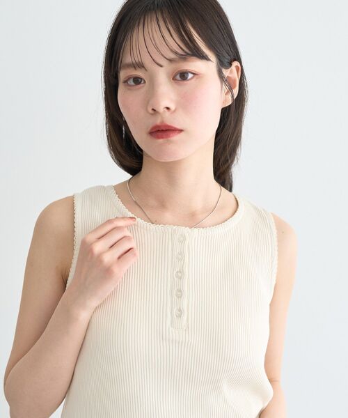 earth music&ecology（アースミュージックアンドエコロジー）の「ピコミシンヘンリーネックタンクトップ（タンクトップ・レディース・ブラック/アイボリー/ブラウン・M/S）」の7枚目の写真