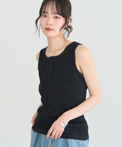 earth music&ecology（アースミュージックアンドエコロジー）の「ピコミシンヘンリーネックタンクトップ（タンクトップ・レディース・ブラック/アイボリー/ブラウン・M/S）」の2枚目の写真