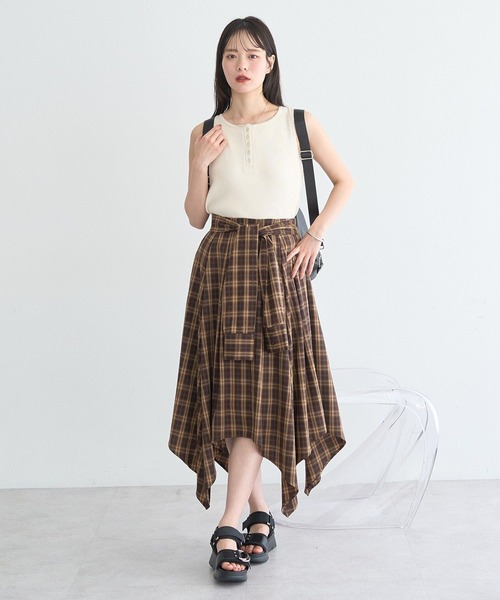 earth music&ecology（アースミュージックアンドエコロジー）の「ピコミシンヘンリーネックタンクトップ（タンクトップ・レディース・ブラック/アイボリー/ブラウン・M/S）」の10枚目の写真