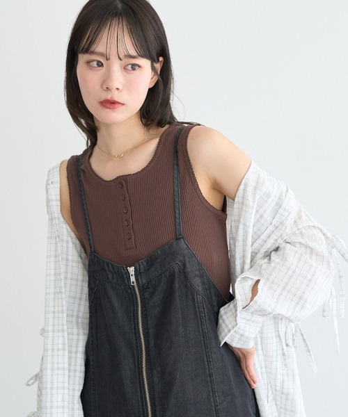 earth music&ecology（アースミュージックアンドエコロジー）の「ピコミシンヘンリーネックタンクトップ（タンクトップ・レディース・ブラック/アイボリー/ブラウン・M/S）」の4枚目の写真