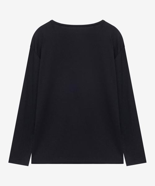 BASIC HOUSE(ベーシックハウス)の「女性 チャラン スパン Uネック オーバーサイズ 長袖Tシャツ ブラック(Tシャツ/カットソー・レディース・ブラック・100/85/90/95)」の5枚目の写真