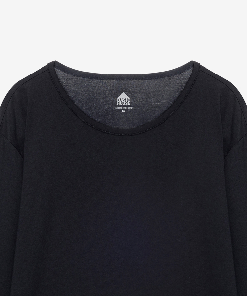 BASIC HOUSE(ベーシックハウス)の「女性 チャラン スパン Uネック オーバーサイズ 長袖Tシャツ ブラック(Tシャツ/カットソー・レディース・ブラック・100/85/90/95)」の6枚目の写真