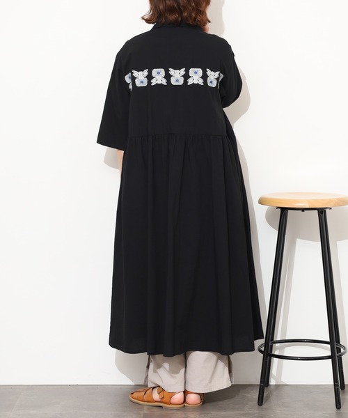 Emago(イマゴ)の「EMAGO 花刺繍ワンピース 半端袖(シャツワンピース・レディース・アイボリー/ブラック/オリーブ・FREE)」の13枚目の写真