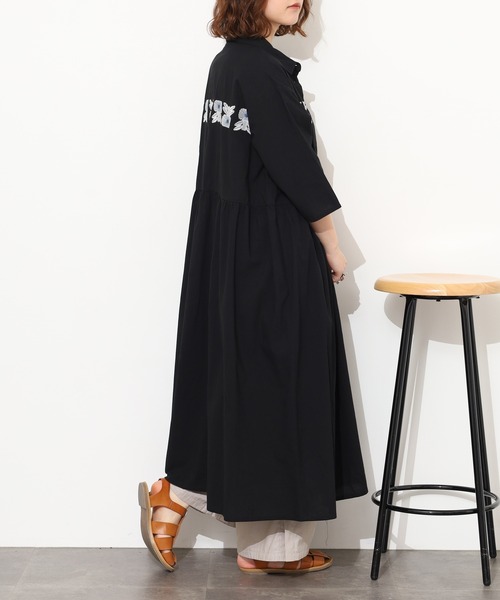 Emago(イマゴ)の「EMAGO 花刺繍ワンピース 半端袖(シャツワンピース・レディース・アイボリー/ブラック/オリーブ・FREE)」の15枚目の写真