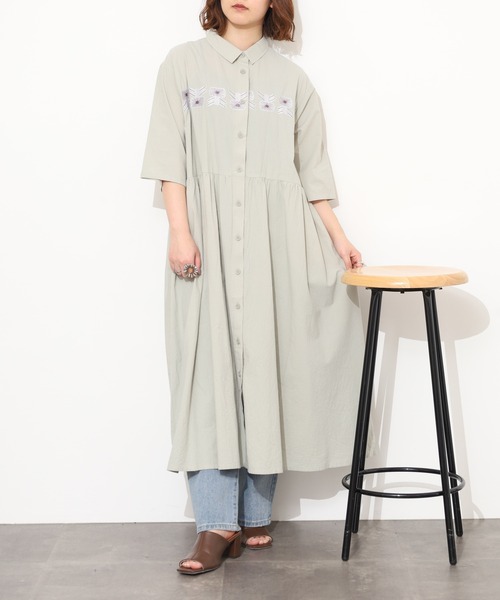 Emago(イマゴ)の「EMAGO 花刺繍ワンピース 半端袖(シャツワンピース・レディース・アイボリー/ブラック/オリーブ・FREE)」の17枚目の写真
