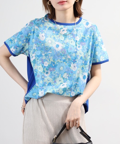 BRODIAEA(ブローディア)の「BRODIAEA 総花柄切り替え半袖Tシャツ カラフル 日本製(Tシャツ/カットソー・レディース・ネイビー/ブルー・40)」の2枚目の写真