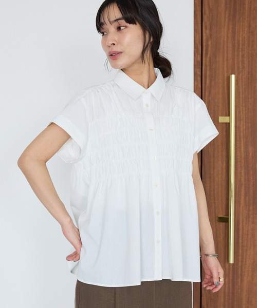 CRAFT STANDARD BOUTIQUE(クラフトスタンダードブティック)の「遮熱 シャーリングショートスリーブブラウス(シャツ/ブラウス・レディース・ベージュ/サックスブルー/オフホワイト・FREE)」の1枚目の写真