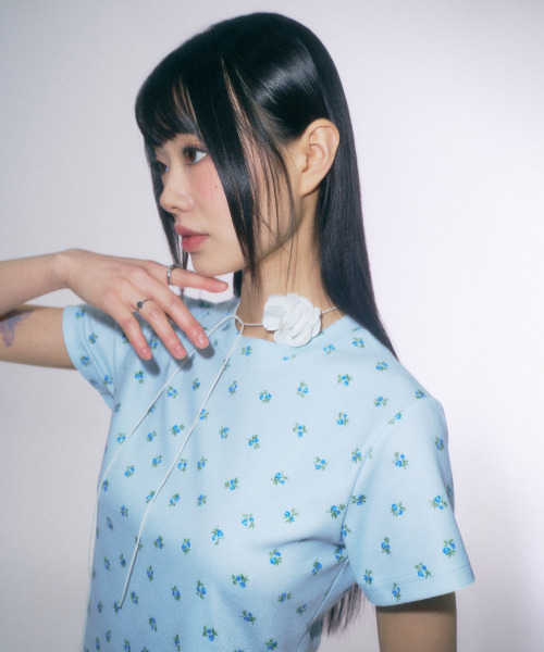 SEW-B(ソービー)の「Fine Flowers - Sky セミクロップ(Tシャツ/カットソー・レディース・その他・FREE)」の3枚目の写真