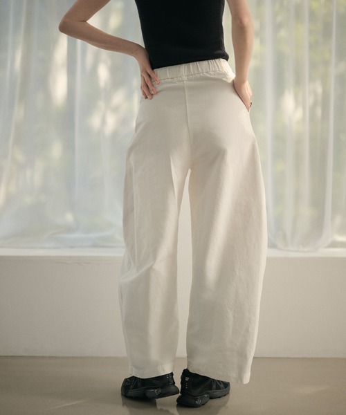 LAULEN(ローレン)の「cotton seam curve pants /コットンシームカーブパンツ(その他パンツ・レディース・ホワイト/ブラック・S/M)」の6枚目の写真
