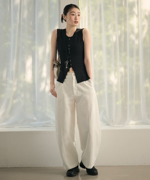LAULEN(ローレン)の「cotton seam curve pants /コットンシームカーブパンツ(その他パンツ・レディース・ホワイト/ブラック・S/M)」の7枚目の写真
