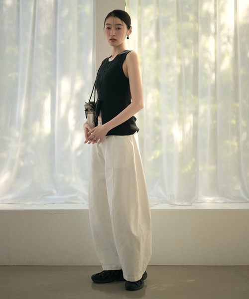 LAULEN(ローレン)の「cotton seam curve pants /コットンシームカーブパンツ(その他パンツ・レディース・ホワイト/ブラック・S/M)」の8枚目の写真