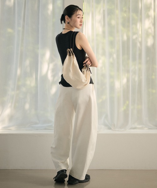 LAULEN(ローレン)の「cotton seam curve pants /コットンシームカーブパンツ(その他パンツ・レディース・ホワイト/ブラック・S/M)」の9枚目の写真