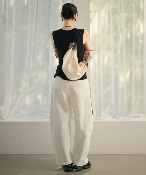 LAULEN(ローレン)の「cotton seam curve pants /コットンシームカーブパンツ(その他パンツ・レディース・ホワイト/ブラック・S/M)」の11枚目の写真