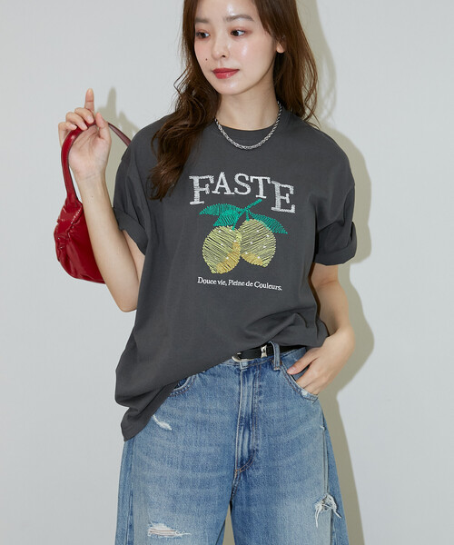PUBLUX(パブリュクス)の「PUBLUX/パブリュクス レモン 刺繍 Tシャツ 限定展開(Tシャツ/カットソー・レディース・ライトグレー/ピンク/ネイビー/チャコールグレー・フリ-)」の6枚目の写真