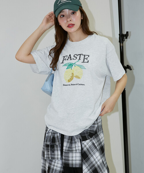 PUBLUX(パブリュクス)の「PUBLUX/パブリュクス レモン 刺繍 Tシャツ 限定展開(Tシャツ/カットソー・レディース・ライトグレー/ピンク/ネイビー/チャコールグレー・フリ-)」の22枚目の写真