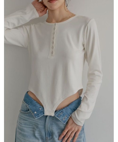 Re:EDIT（リエディ）の「[2026 SUMMER COLLECTION][接触冷感]アンチピリングボディスーツカッティングトップス（Tシャツ/カットソー・レディース・レッド/杢グレー/ブラック/アイボリー・MEDIUM/LARGE）」の16枚目の写真
