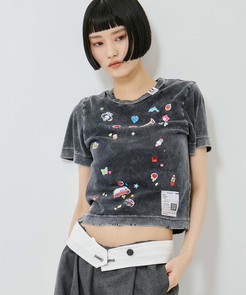 Maison MIHARA YASUHIRO(メゾンミハラヤスヒロ)の「【MIHARA YASUHIRO/ミハラヤスヒロ】BLEACHED KIDS STICKER MINI TEE/ブリーチドキッズステッカーミニT(Tシャツ/カットソー・レディース・ブラック/グレー・38)」の19枚目の写真
