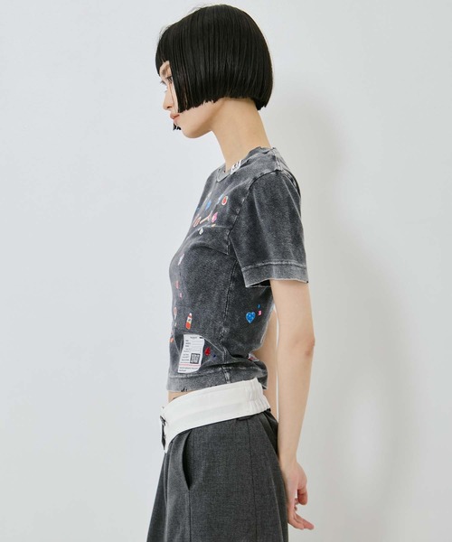 Maison MIHARA YASUHIRO(メゾンミハラヤスヒロ)の「【MIHARA YASUHIRO/ミハラヤスヒロ】BLEACHED KIDS STICKER MINI TEE/ブリーチドキッズステッカーミニT(Tシャツ/カットソー・レディース・ブラック/グレー・38)」の20枚目の写真