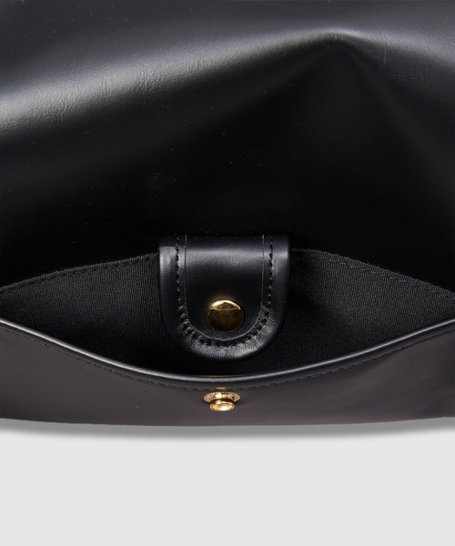 HOLIDAY（ホリデイ）の「LEATHER FLAP BAG S レザーフラップバッグS（ショルダーバッグ・レディース・ブラック・ONE SIZE）」の4枚目の写真