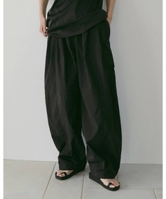 Volumetuck Cocoon Pants（その他パンツ）｜anuke（アンヌーク）の