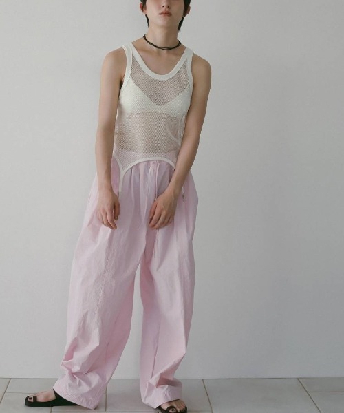 anuke(アンヌーク)の「Volumetuck Cocoon Pants 62610720(その他パンツ・メンズ・ブラック/ブラウン/ピンク・36/38)」の4枚目の写真