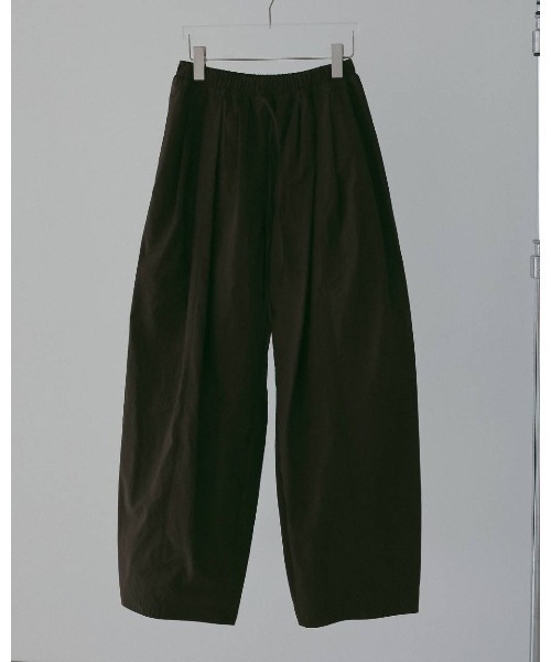 anuke(アンヌーク)の「Volumetuck Cocoon Pants 62610720(その他パンツ・メンズ・ブラック/ブラウン/ピンク・36/38)」の17枚目の写真