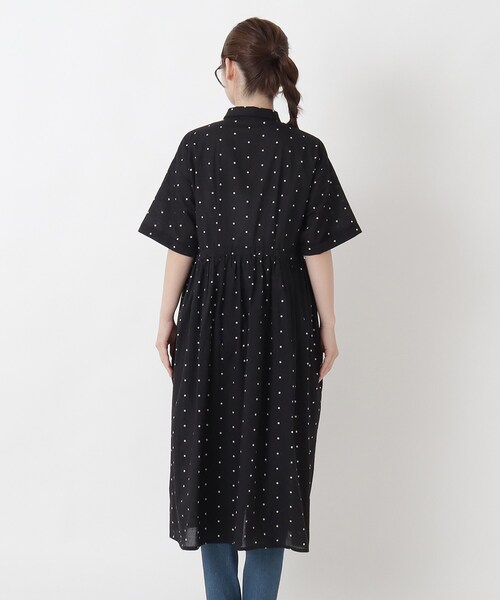 one'sterrace(ワンズテラス)の「キャンブリックブラウジングワンピース(ワンピース・レディース・ブラック系8・02)」の8枚目の写真