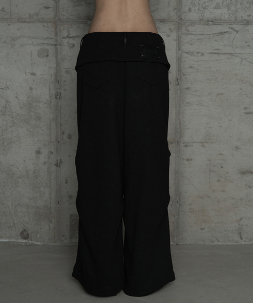 ETRE AU SOMMET(エトレオソメ)の「Double Rib Pintuck Training Pants (Black)(スウェットパンツ・レディース・ブラック・FREE)」の3枚目の写真