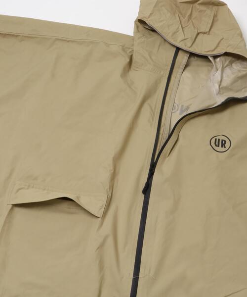 THE GOODLAND MARKET(ザグッドランドマーケット)の「『別注』KiU×ザ グッドランド マーケット RAIN PONCHO(ポンチョ・メンズ・ベージュ/カーキ/ブラック・ONE)」の12枚目の写真