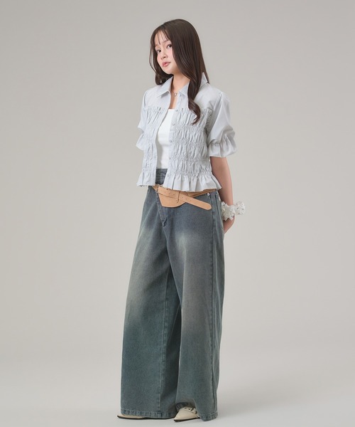 apres jour mignon(アプレジュールミニョン)の「シャーリングパフスリーブシャツ(シャツ/ブラウス・レディース・ネイビー/オフホワイト/ブルー系その他/ブラウン系その他・LARGE/フリー)」の5枚目の写真