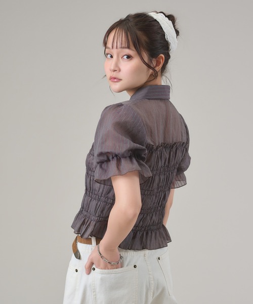 apres jour mignon(アプレジュールミニョン)の「シャーリングパフスリーブシャツ(シャツ/ブラウス・レディース・ネイビー/オフホワイト/ブルー系その他/ブラウン系その他・LARGE/フリー)」の20枚目の写真