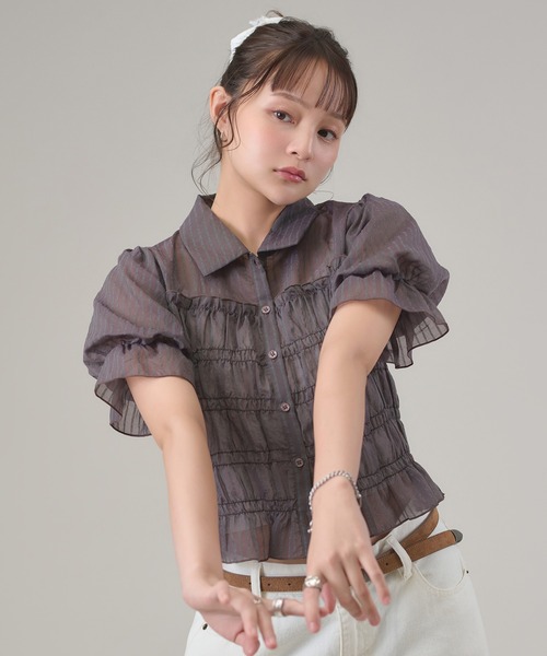 apres jour mignon(アプレジュールミニョン)の「シャーリングパフスリーブシャツ(シャツ/ブラウス・レディース・ネイビー/オフホワイト/ブルー系その他/ブラウン系その他・LARGE/フリー)」の19枚目の写真