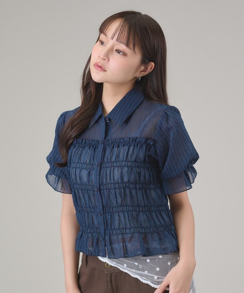 apres jour mignon(アプレジュールミニョン)の「シャーリングパフスリーブシャツ(シャツ/ブラウス・レディース・ネイビー/オフホワイト/ブルー系その他/ブラウン系その他・LARGE/フリー)」の13枚目の写真