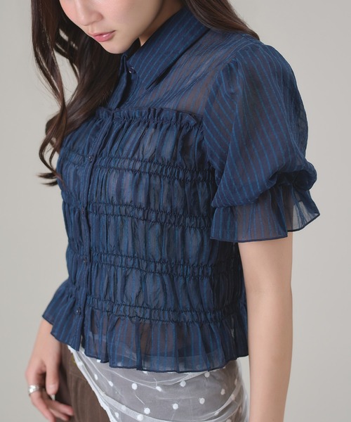 apres jour mignon(アプレジュールミニョン)の「シャーリングパフスリーブシャツ(シャツ/ブラウス・レディース・ネイビー/オフホワイト/ブルー系その他/ブラウン系その他・LARGE/フリー)」の11枚目の写真