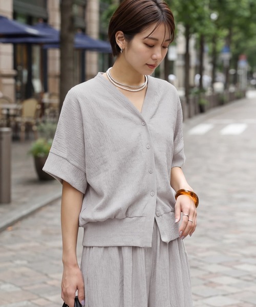 STYLE DELI(スタイルデリ)の「エンボスカットソーパンツセットアップ(Tシャツ/カットソー・レディース・ライトグレー/ブラック・FREE)」の16枚目の写真