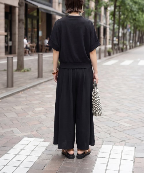 STYLE DELI(スタイルデリ)の「エンボスカットソーパンツセットアップ(Tシャツ/カットソー・レディース・ライトグレー/ブラック・FREE)」の5枚目の写真