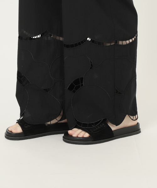 JOURNAL STANDARD(ジャーナルスタンダード)の「フラワーエンブロイダリースカラップ パンツ(その他パンツ・レディース・ブラック/アイボリー・FREE)」の16枚目の写真