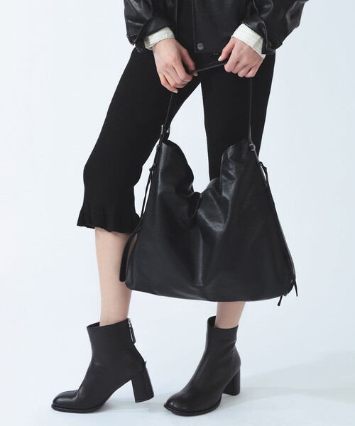 Ray BEAMS(レイビームス)の「フェイク レザー チェーン バッグ(トートバッグ・レディース・ダークブラウン/ブラック・ONE SIZE)」の4枚目の写真