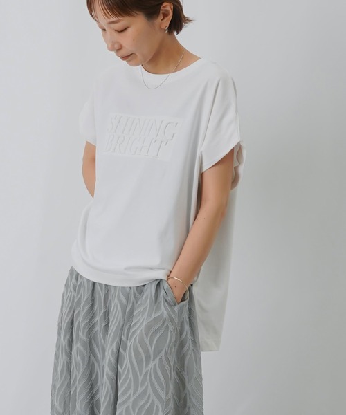 LUCA/LADY LUCK LUCA(ルカ/レディラックルカ)の「LC/LLL エンボスロゴTシャツ(Tシャツ/カットソー・レディース・カーキ/オレンジ/オフホワイト・FREE)」の3枚目の写真