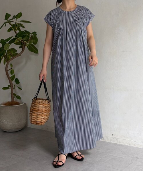 Jena espace merveilleux(ジェナ エスパスメルヴェイユ)の「プチボタンフレンチOP(ワンピース・レディース・ネイビー/ブラック/ブルー・FREE)」の2枚目の写真