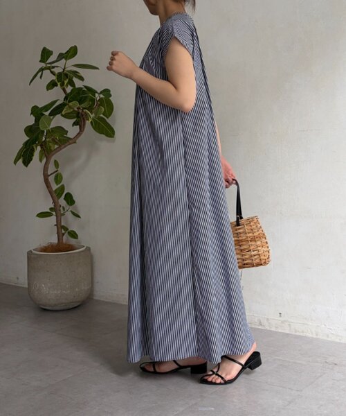 Jena espace merveilleux(ジェナ エスパスメルヴェイユ)の「プチボタンフレンチOP(ワンピース・レディース・ネイビー/ブラック/ブルー・FREE)」の17枚目の写真