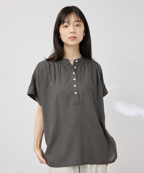 Mac-House(マックハウス)の「Idnes リネンブレンド フレンチスリーブ スキッパーブラウス(シャツ/ブラウス・レディース・チャコールグレー/ネイビー/サックスブルー系/パープル系・FREE)」の9枚目の写真