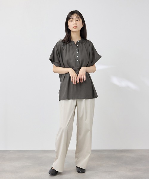 Mac-House(マックハウス)の「Idnes リネンブレンド フレンチスリーブ スキッパーブラウス(シャツ/ブラウス・レディース・チャコールグレー/ネイビー/サックスブルー系/パープル系・FREE)」の14枚目の写真