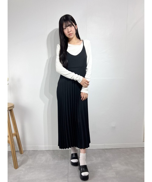 marcydorn(マーシードルン)の「プリーツロングワンピース キャミタイプ フレアライン ナチュラルコーデ(ワンピース・レディース・ブラック・ONE SIZE)」の18枚目の写真