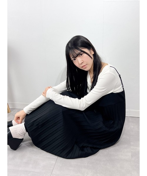 marcydorn(マーシードルン)の「プリーツロングワンピース キャミタイプ フレアライン ナチュラルコーデ(ワンピース・レディース・ブラック・ONE SIZE)」の19枚目の写真