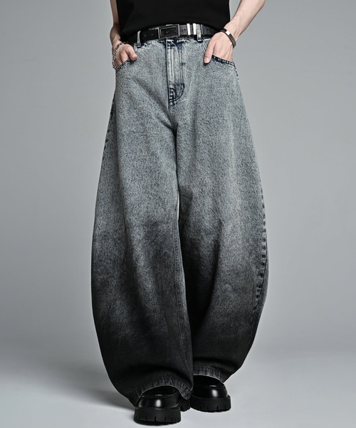 ADRER（アドラー）の「ADRER The Semi Curved Denim / アドラー ザ セミ カーブドデニム（デニムパンツ・メンズ・ブラック系1/ブルー系1・XS/S/M/L）」の2枚目の写真