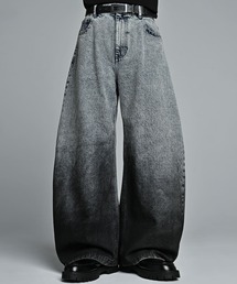 ADRER（アドラー）の「ADRER The Semi Curved Denim / アドラー ザ セミ カーブドデニム（デニムパンツ）」